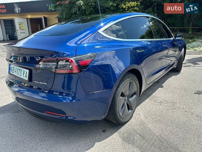Седан Tesla Model 3 2018 в Вінниці