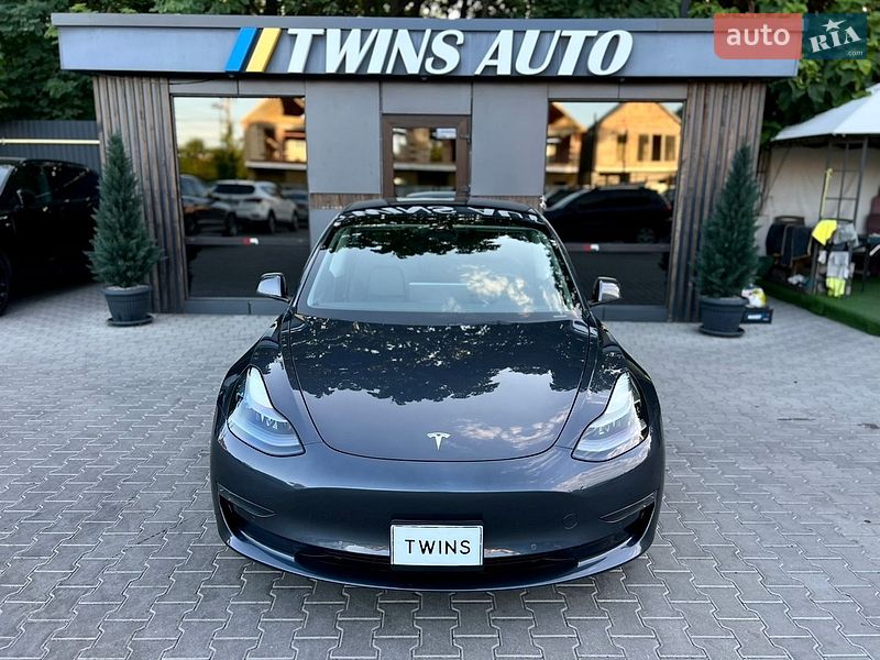 Седан Tesla Model 3 2022 в Одесі