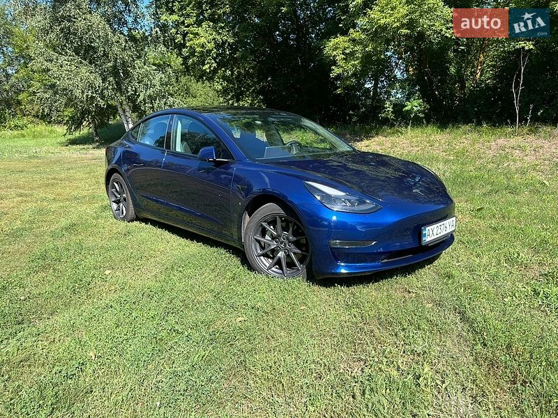 Седан Tesla Model 3 2023 в Краснокутську