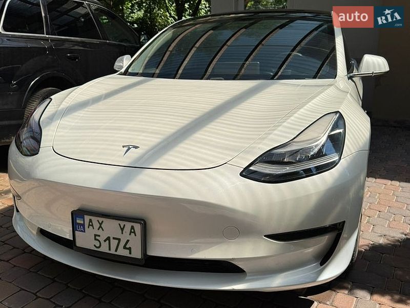 Седан Tesla Model 3 2020 в Харкові