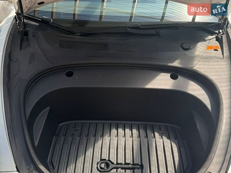 Седан Tesla Model 3 2020 в Харкові