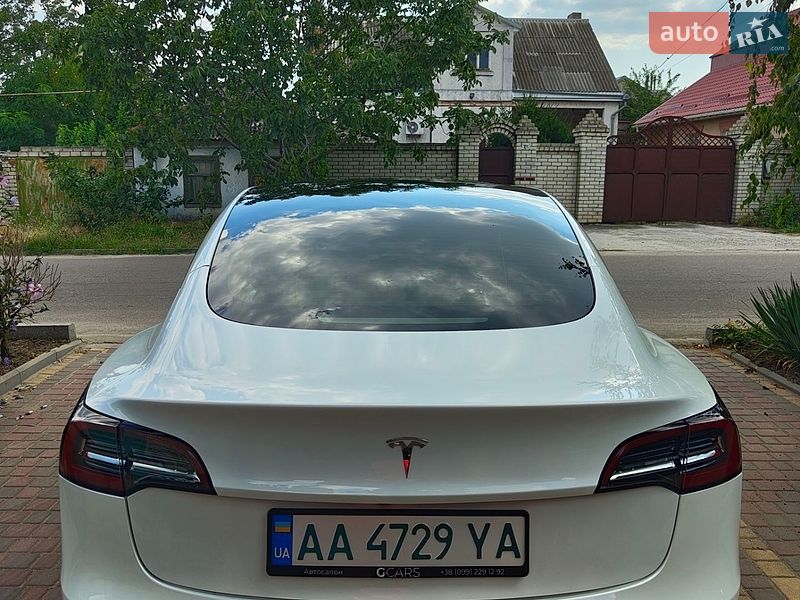 Седан Tesla Model 3 2020 в Миколаєві