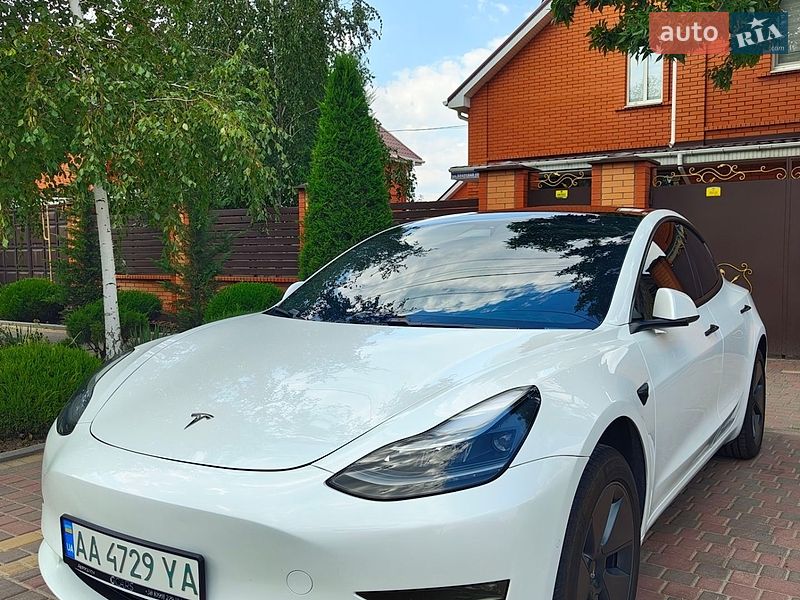 Tesla Model 3 2020