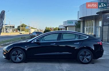 Седан Tesla Model 3 2019 в Львові
