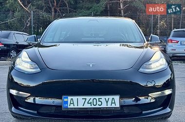 Седан Tesla Model 3 2019 в Львові