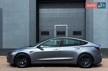 Седан Tesla Model 3 2024 в Києві