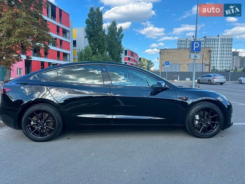 Седан Tesla Model 3 2018 в Киеве
