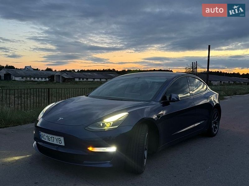 Tesla Model 3 2022