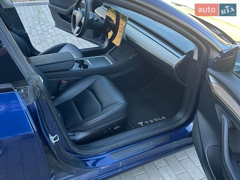 Седан Tesla Model 3 2022 в Ратным