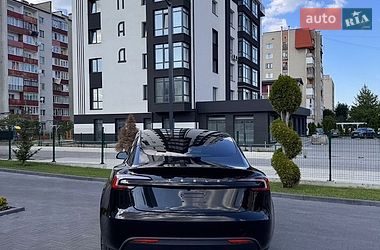 Седан Tesla Model 3 2025 в Долине