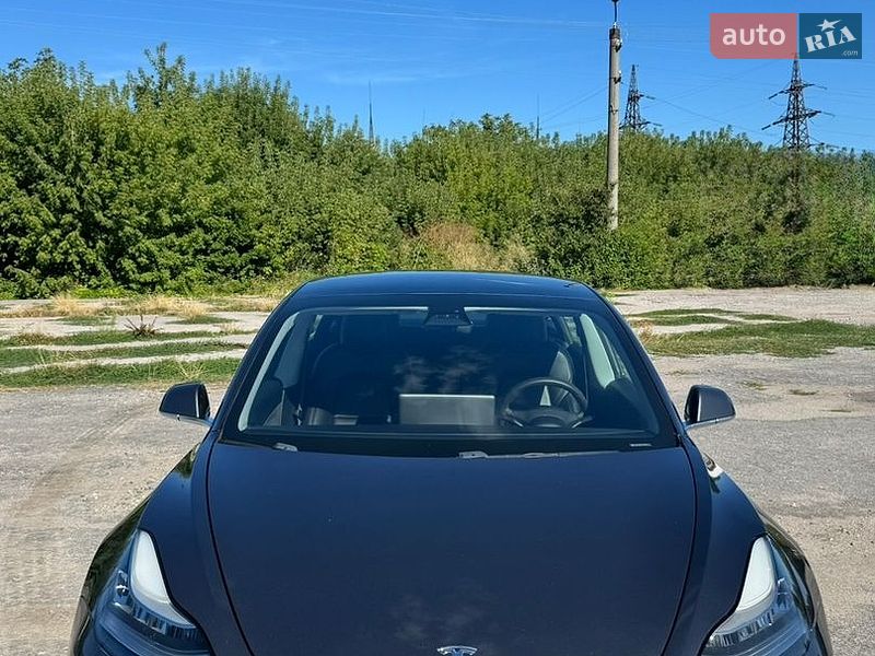 Tesla Model 3 2019
