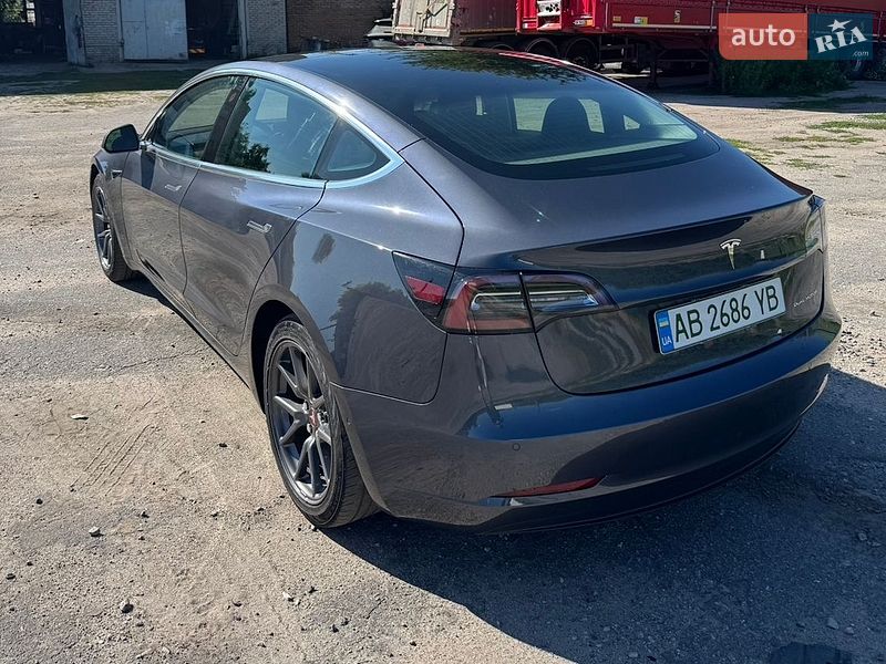 Седан Tesla Model 3 2019 в Виннице