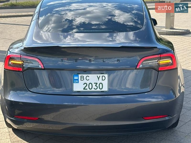Седан Tesla Model 3 2020 в Дрогобыче