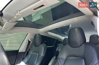 Седан Tesla Model 3 2018 в Києві
