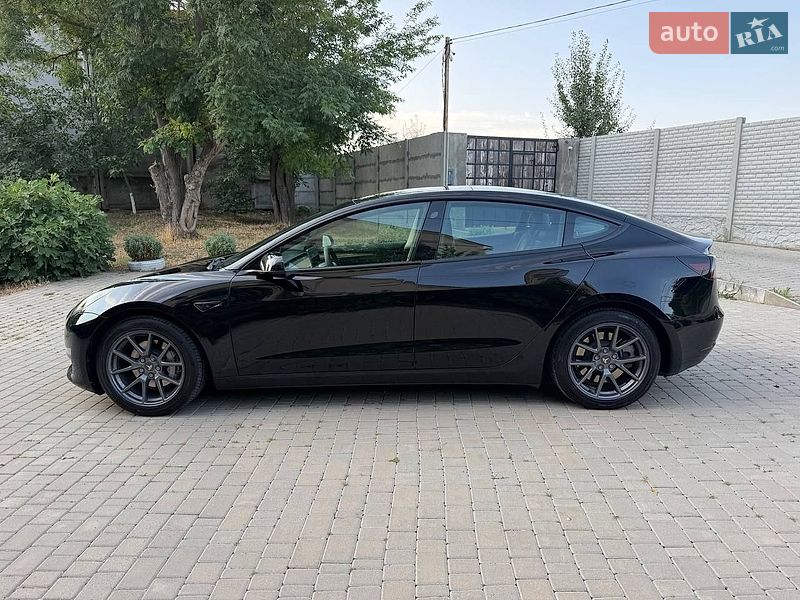 Седан Tesla Model 3 2022 в Одесі