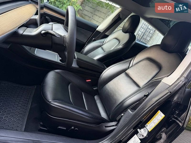 Седан Tesla Model 3 2022 в Одесі