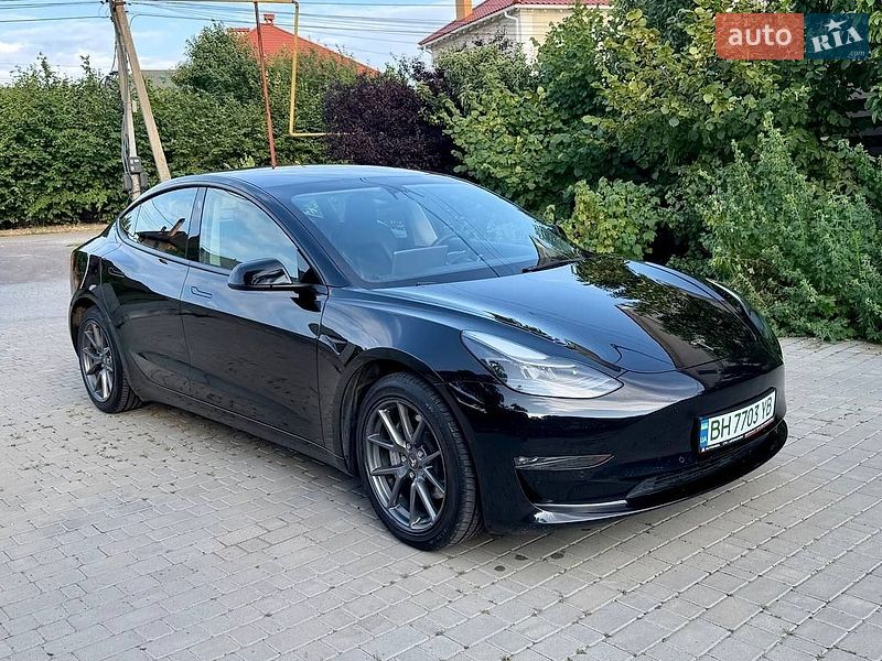 Седан Tesla Model 3 2022 в Одесі