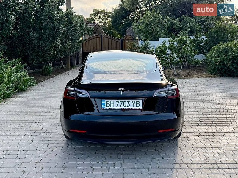 Седан Tesla Model 3 2022 в Одесі