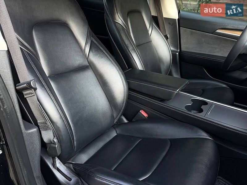 Седан Tesla Model 3 2022 в Одесі