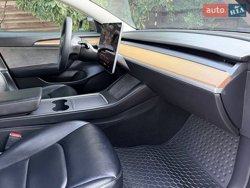 Седан Tesla Model 3 2022 в Одесі