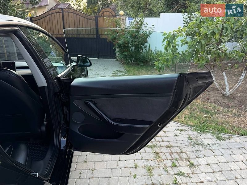 Седан Tesla Model 3 2022 в Одесі