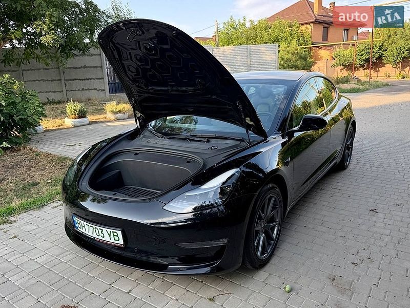 Седан Tesla Model 3 2022 в Одесі