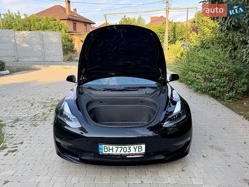 Седан Tesla Model 3 2022 в Одесі