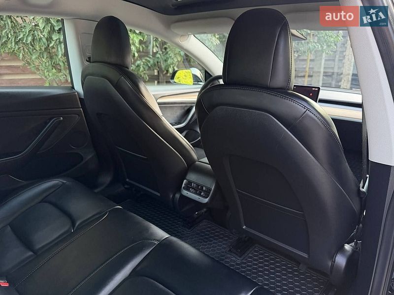 Седан Tesla Model 3 2022 в Одесі