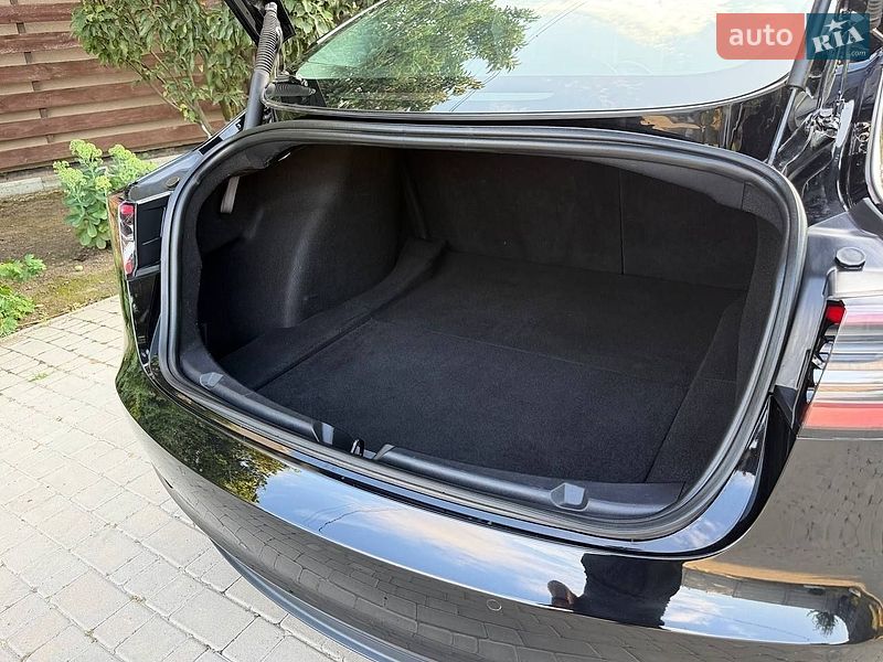 Седан Tesla Model 3 2022 в Одесі