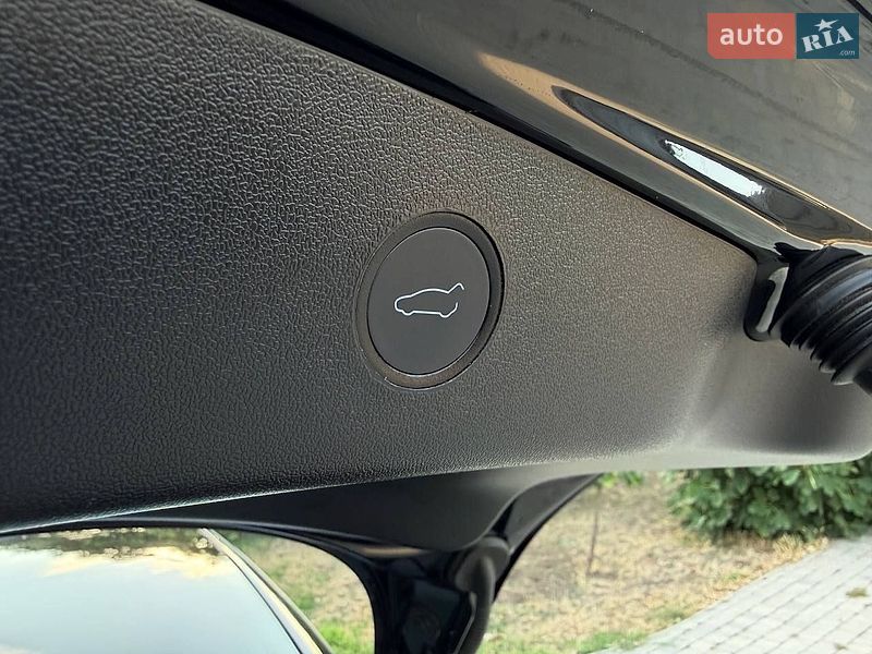 Седан Tesla Model 3 2022 в Одесі