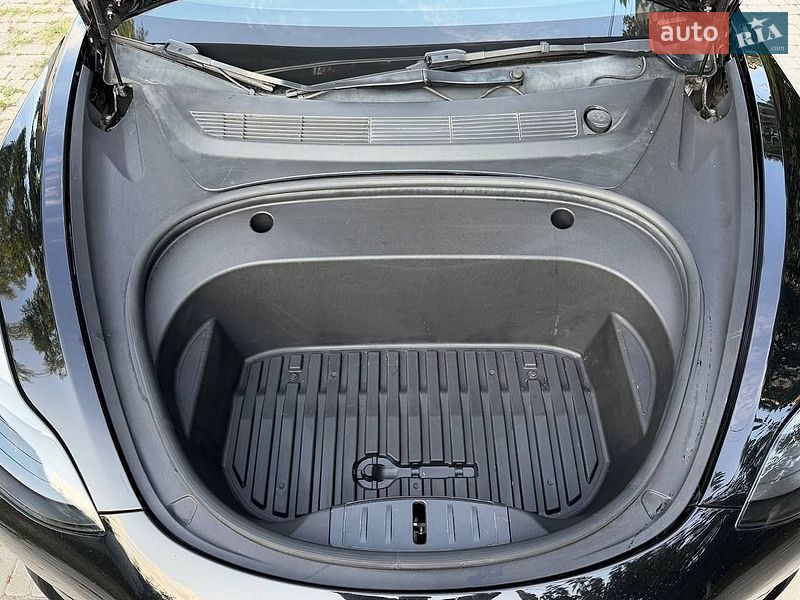Седан Tesla Model 3 2022 в Одесі