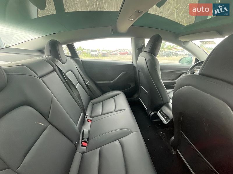 Седан Tesla Model 3 2018 в Тернополі