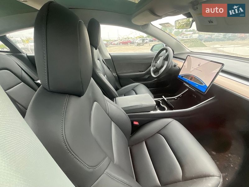 Седан Tesla Model 3 2018 в Тернополі