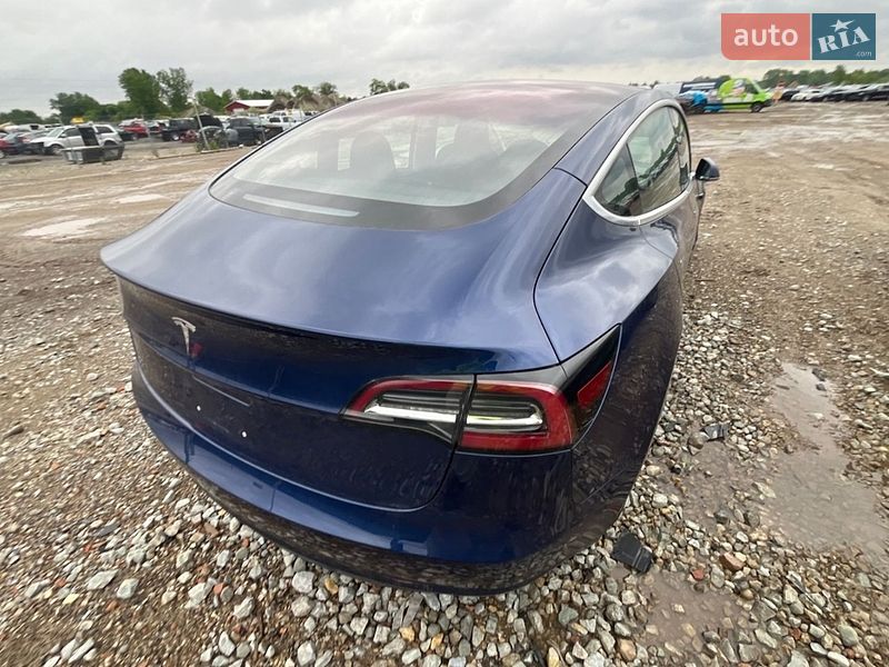 Седан Tesla Model 3 2018 в Тернополі