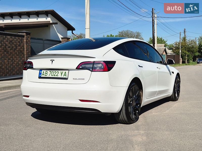 Седан Tesla Model 3 2022 в Києві