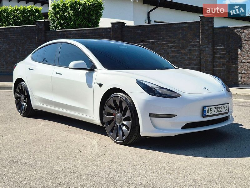 Седан Tesla Model 3 2022 в Києві
