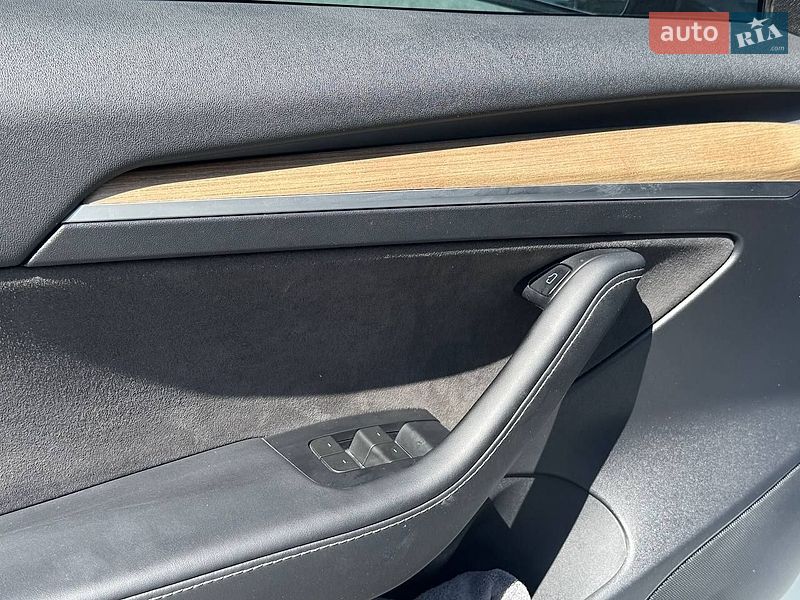 Седан Tesla Model 3 2023 в Черновцах фото 7 Седан Tesla Model 3 2023 в Черновцах