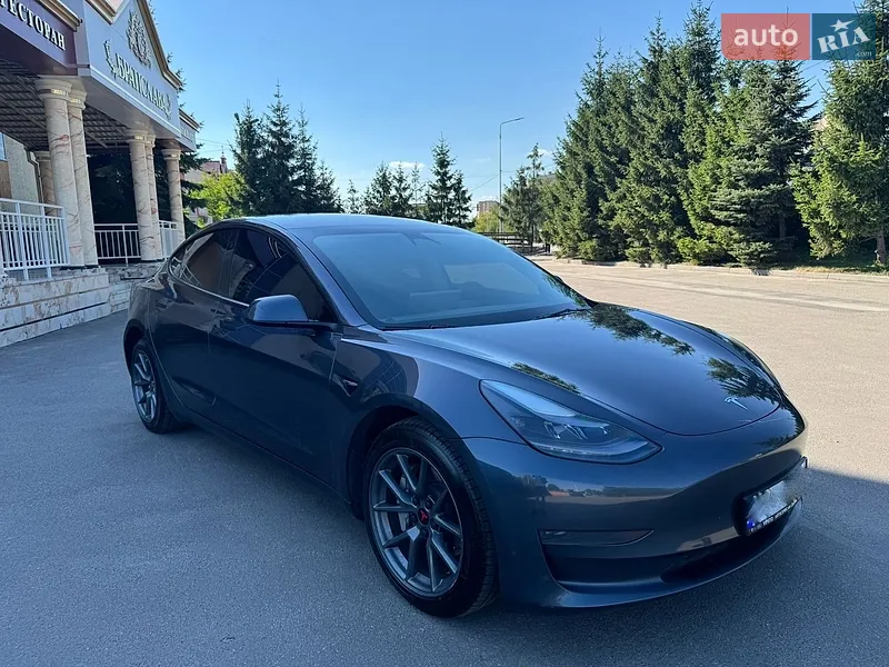 Tesla Model 3 2023