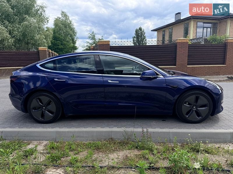 Седан Tesla Model 3 2019 в Киеве