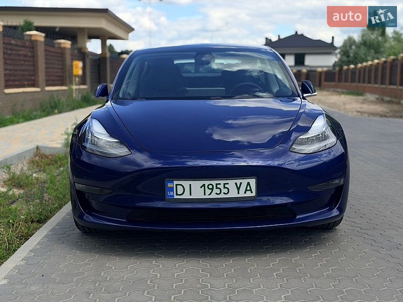 Седан Tesla Model 3 2019 в Киеве