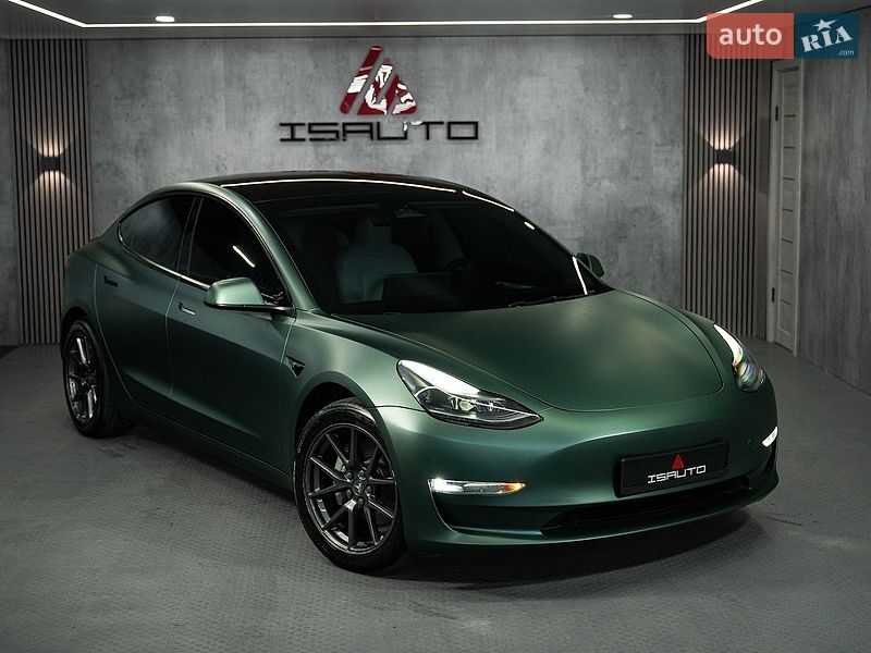 Седан Tesla Model 3 2023 в Одесі