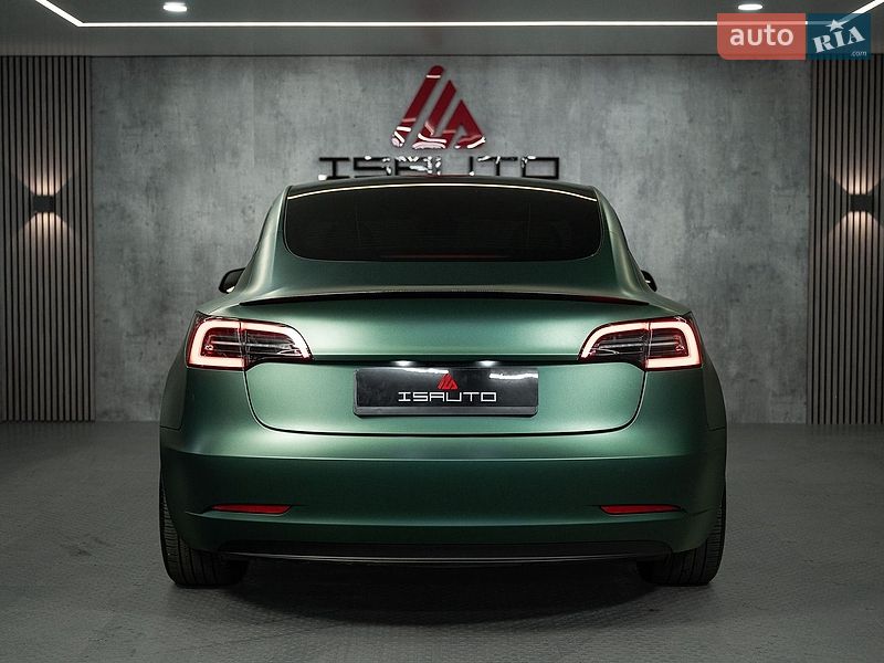 Седан Tesla Model 3 2023 в Одесі