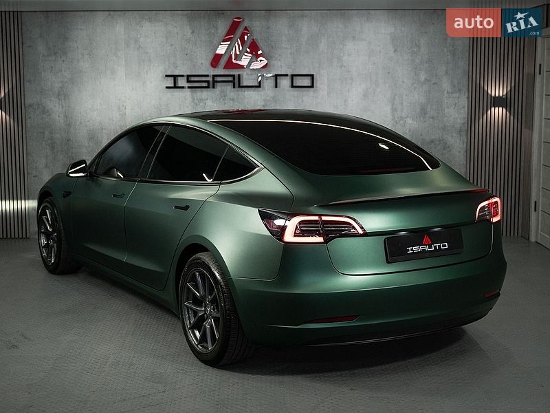 Седан Tesla Model 3 2023 в Одесі