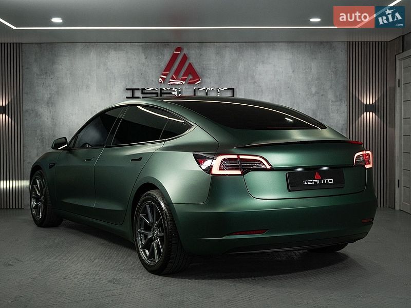 Седан Tesla Model 3 2023 в Одесі