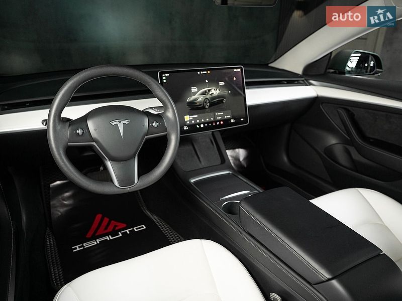 Седан Tesla Model 3 2023 в Одесі