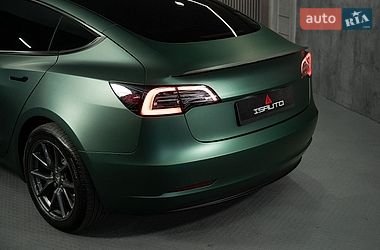 Седан Tesla Model 3 2023 в Одесі
