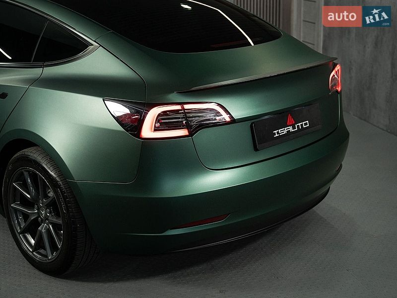 Седан Tesla Model 3 2023 в Одесі