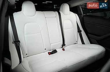 Седан Tesla Model 3 2023 в Одесі