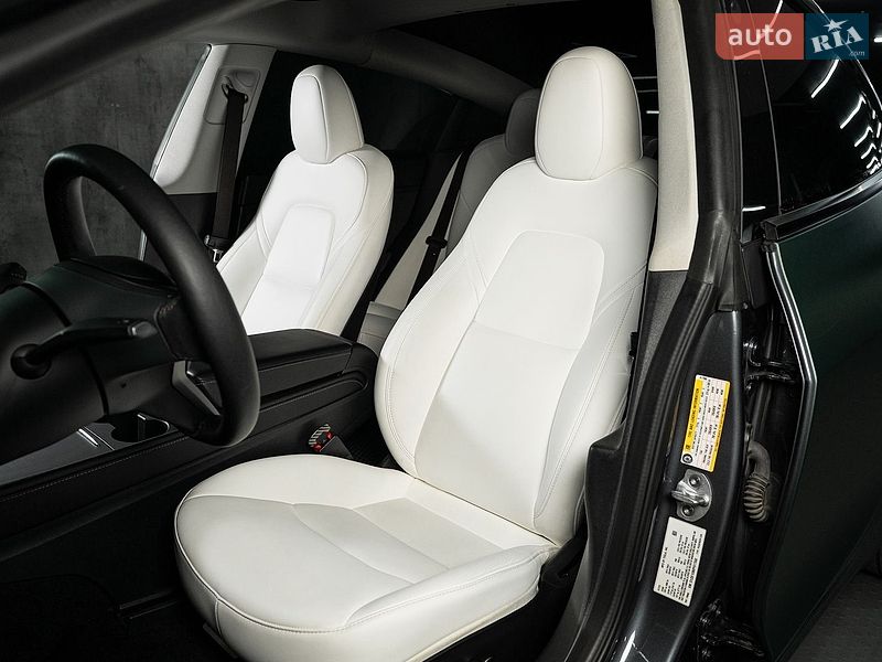 Седан Tesla Model 3 2023 в Одесі