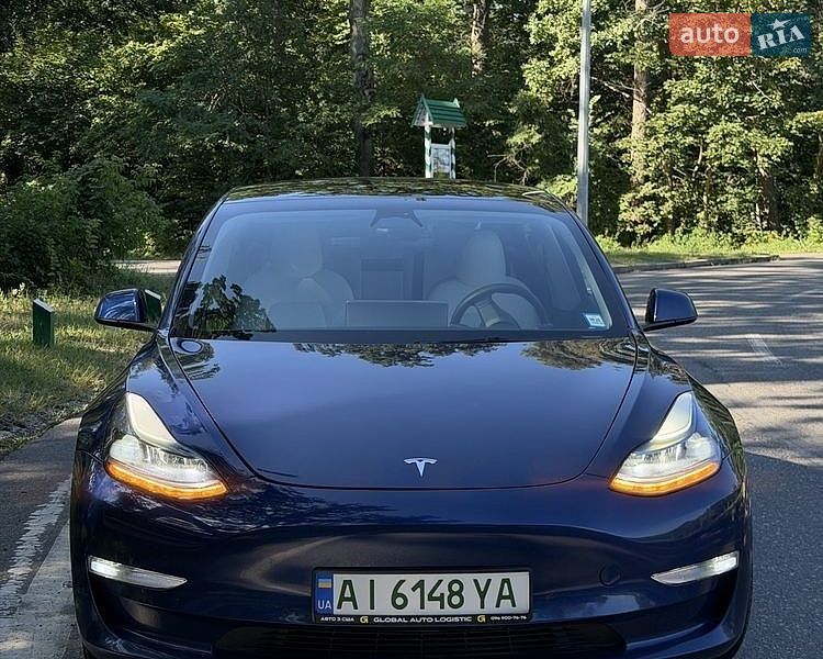Седан Tesla Model 3 2022 в Борисполі